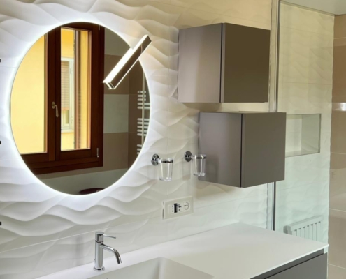 questa foto rappresenta un bagno ristrutturato